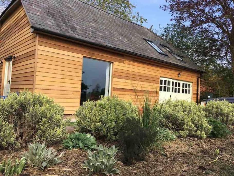 Stylish Cottage In The Pewsey Vale Marlborough Exterior photo